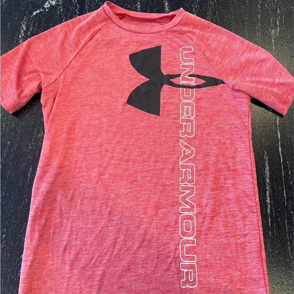 Under Armour Red and Black Short Sleeve Tee